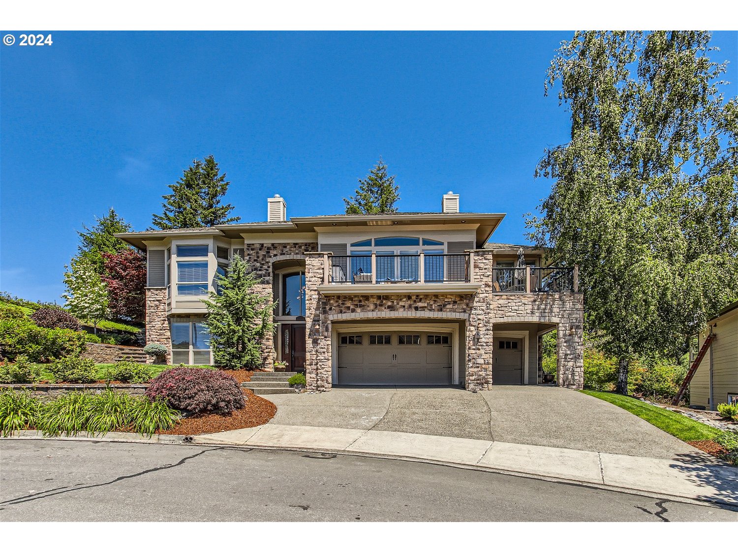 1549 Southwest Walters Loop Gresham, OR 97080 - Photo 3 of 45 Gallery Image 3