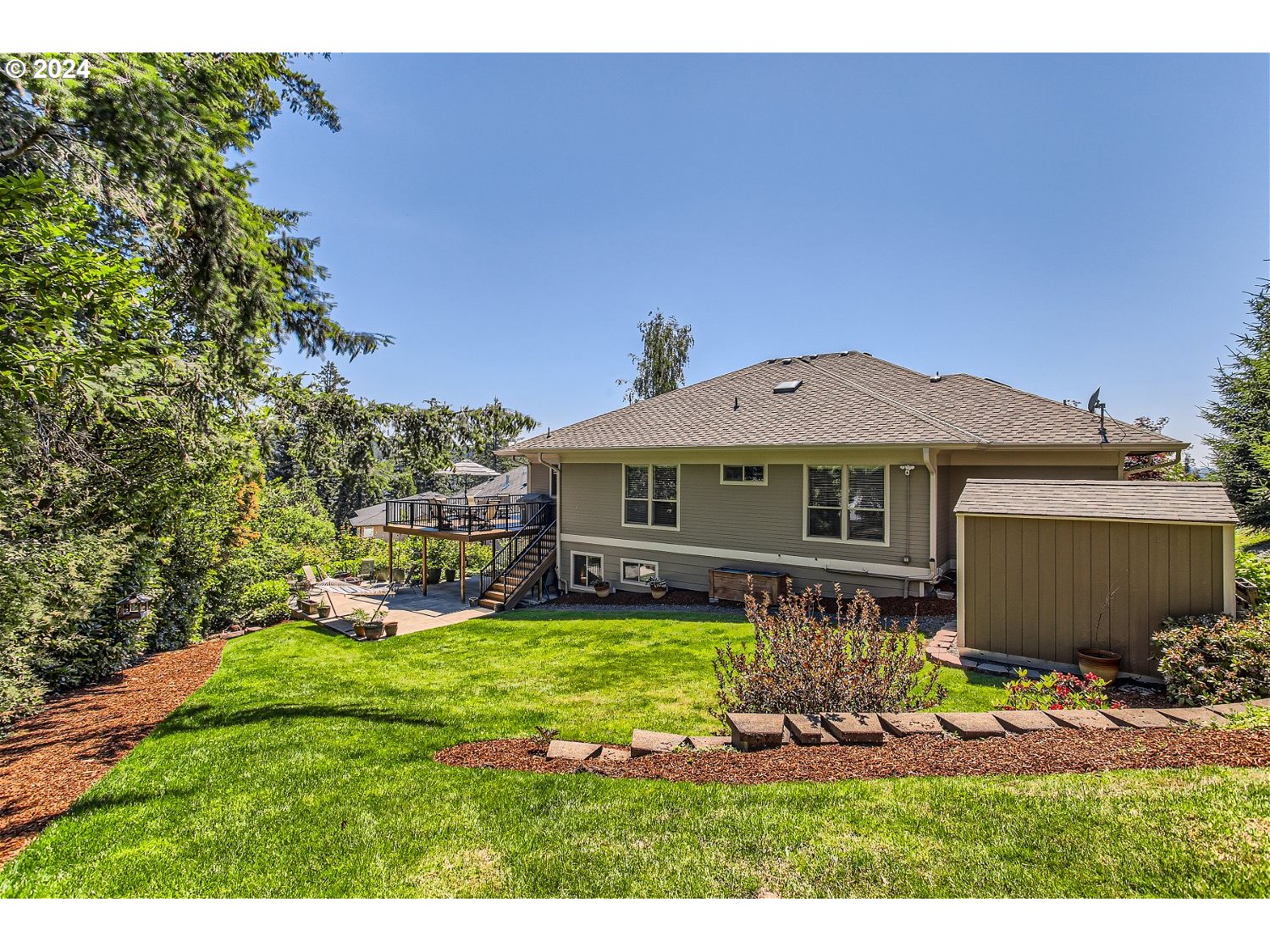 1549 Southwest Walters Loop Gresham, OR 97080 - Photo 33 of 45 Gallery Image 33