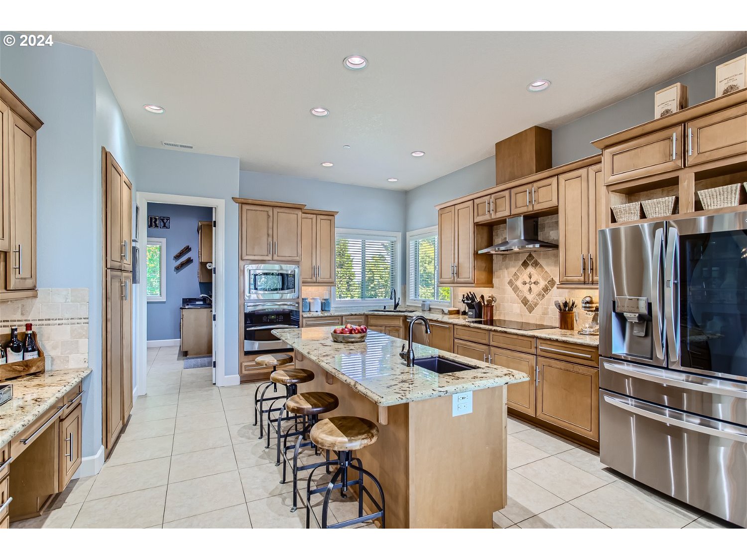 1549 Southwest Walters Loop Gresham, OR 97080 - Photo 10 of 45 Gallery Image 10