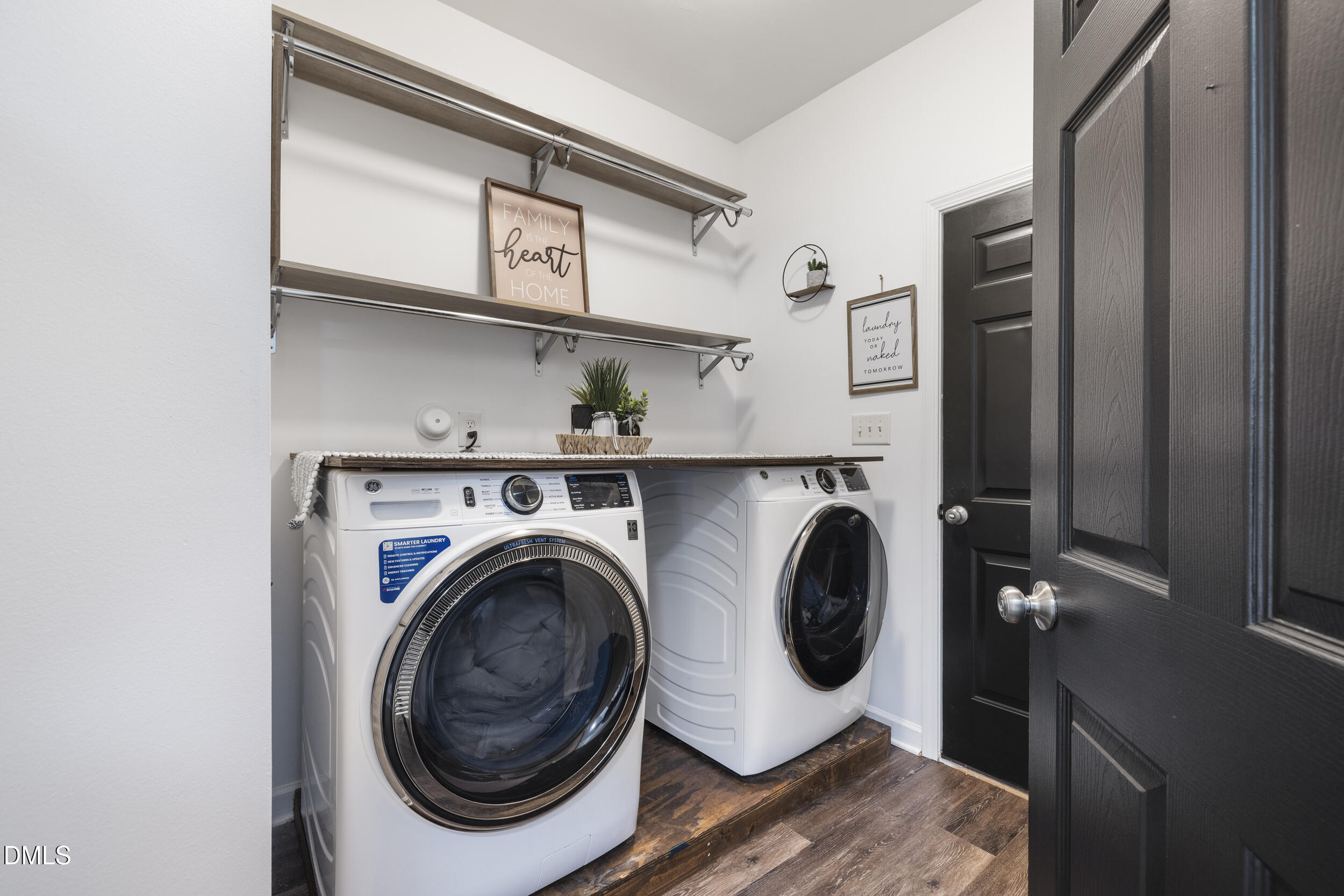 2213 Water Spray Drive Raleigh, NC 27610 - Photo 7 of 42 HN9A6664_pro_2550x1667