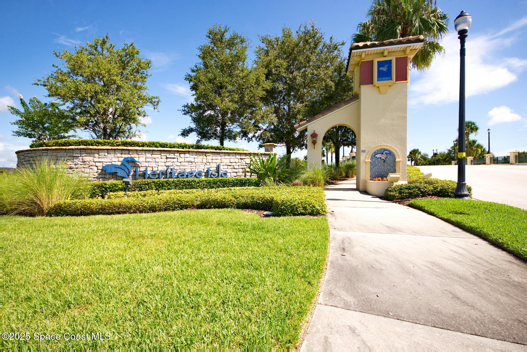 3352 Russ Place Melbourne, FL 32940 - Photo 58 of 67 a view of swimming pool with a house in the background