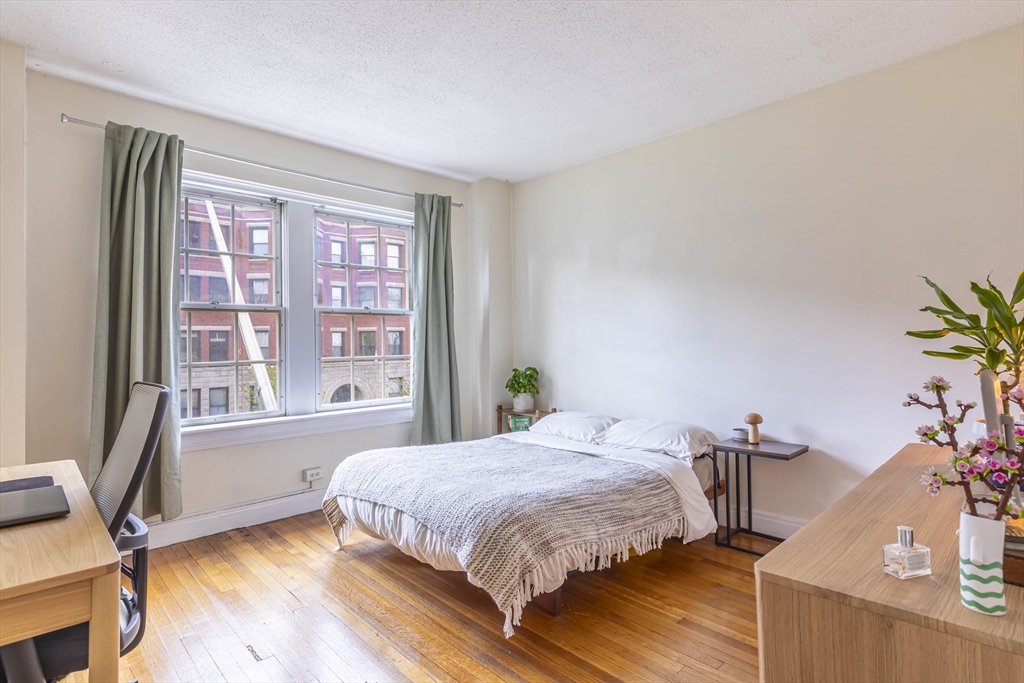 534 Beacon Street, Unit 301 Boston, MA 02215 - Photo 10 of 14