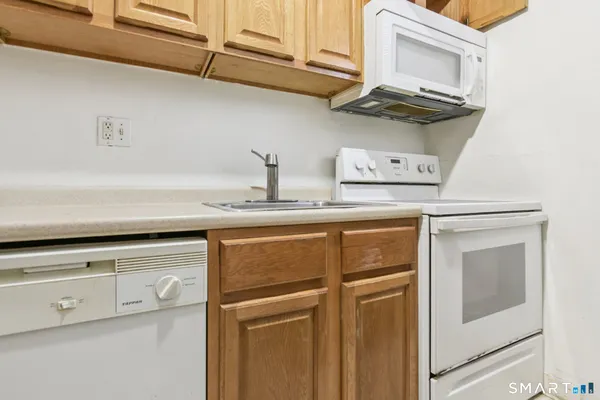 $119,900 | 24 Merrill Street, Unit D1, Hartford, CT 06106