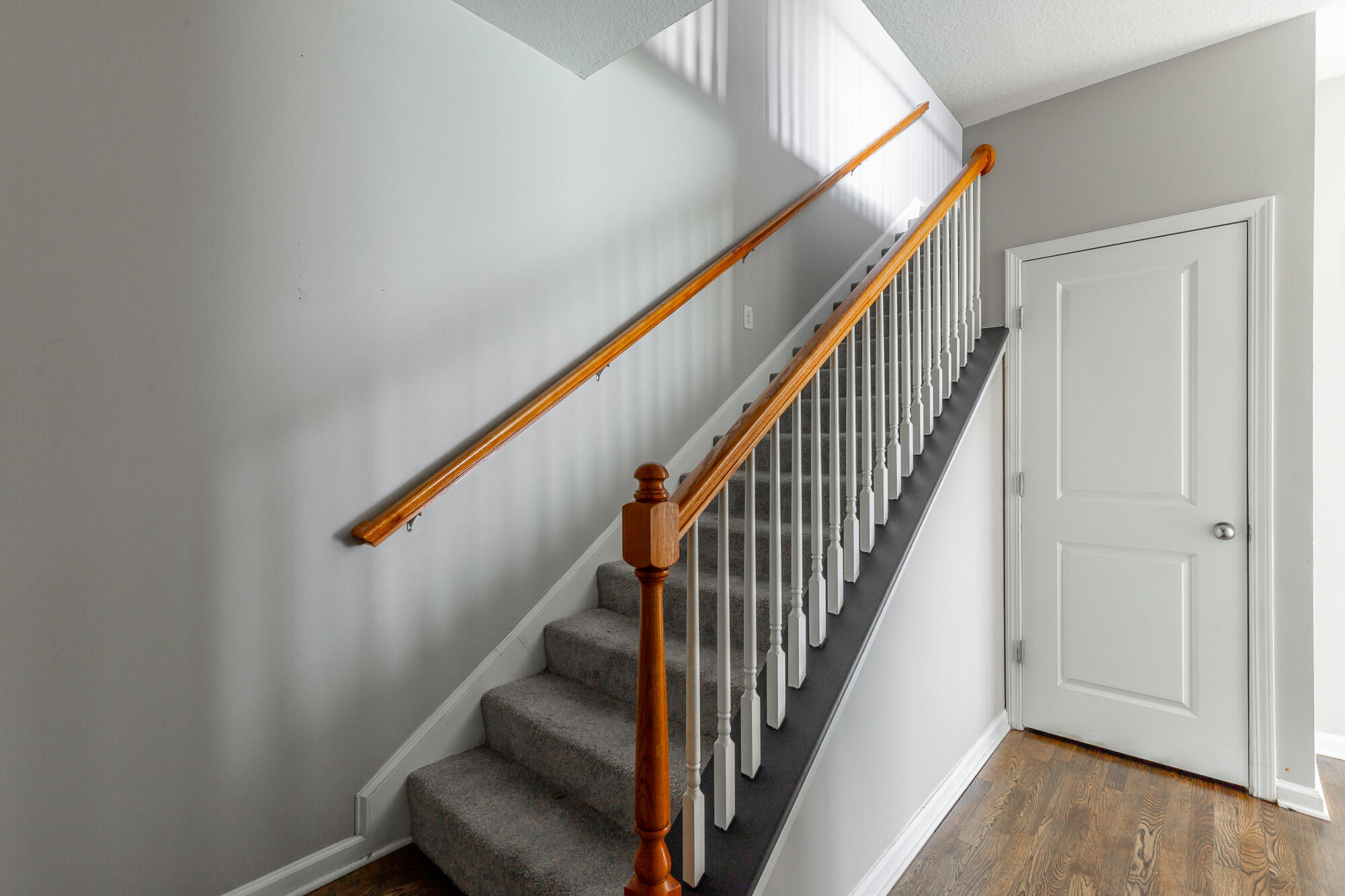 6105 Regency Court Chattanooga, TN 37421 - Photo 17 of 37 Stair
