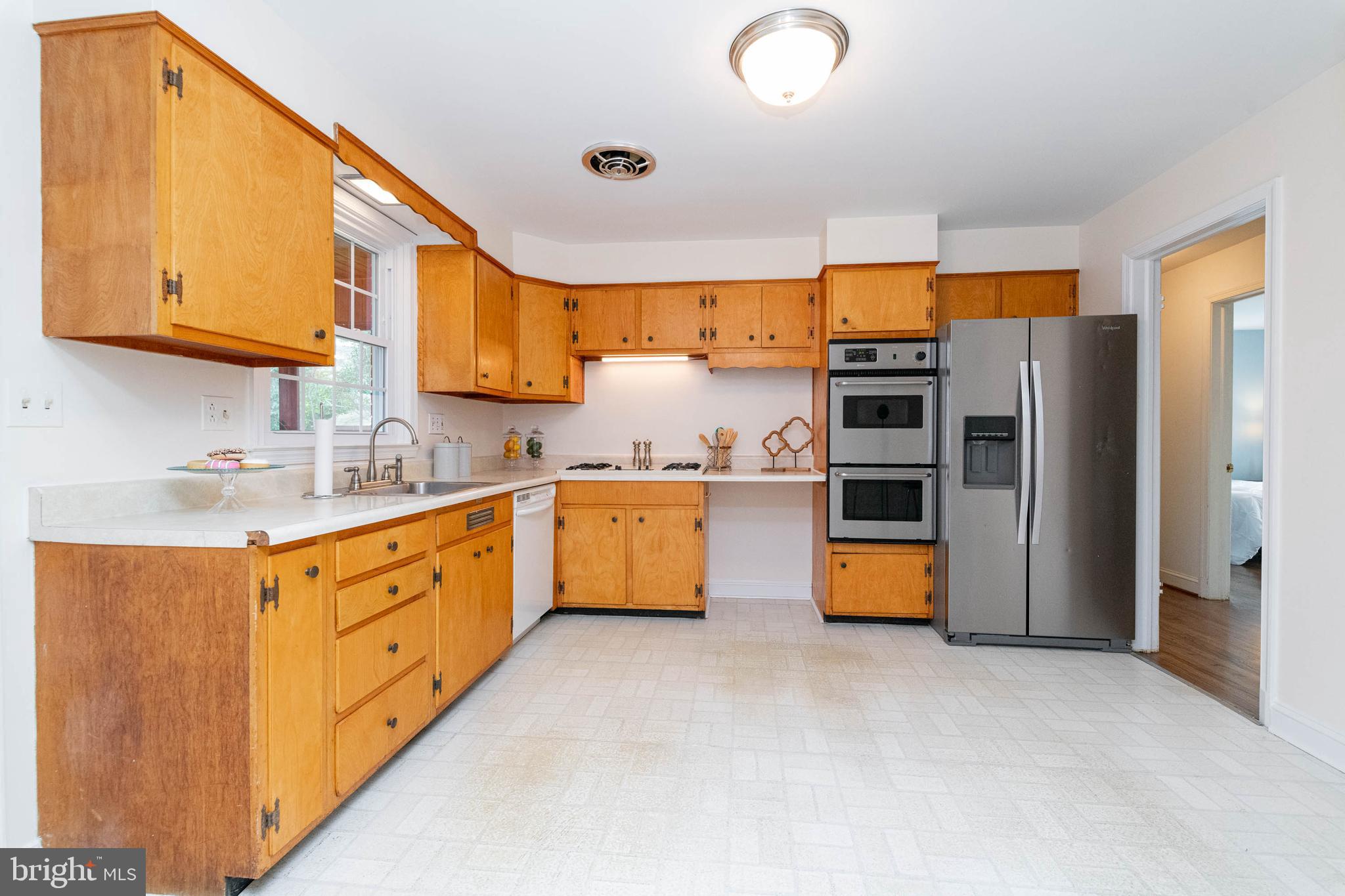 813 Stoneleigh Road Baltimore, MD 21212 - Photo 9 of 42 Kitchen