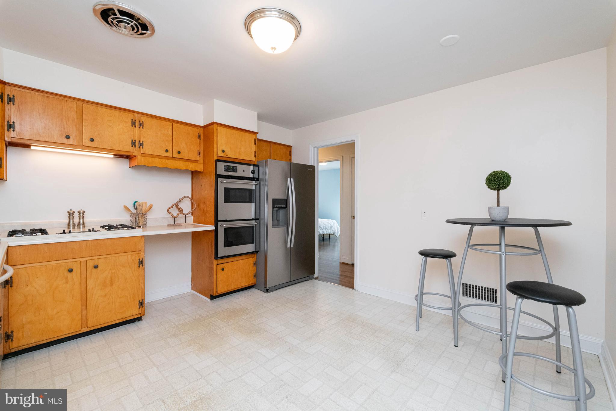 813 Stoneleigh Road Baltimore, MD 21212 - Photo 10 of 42 Kitchen