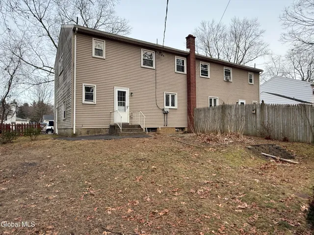 $1,800 | 5 Dowling Road, Unit A, Colonie, NY 12205