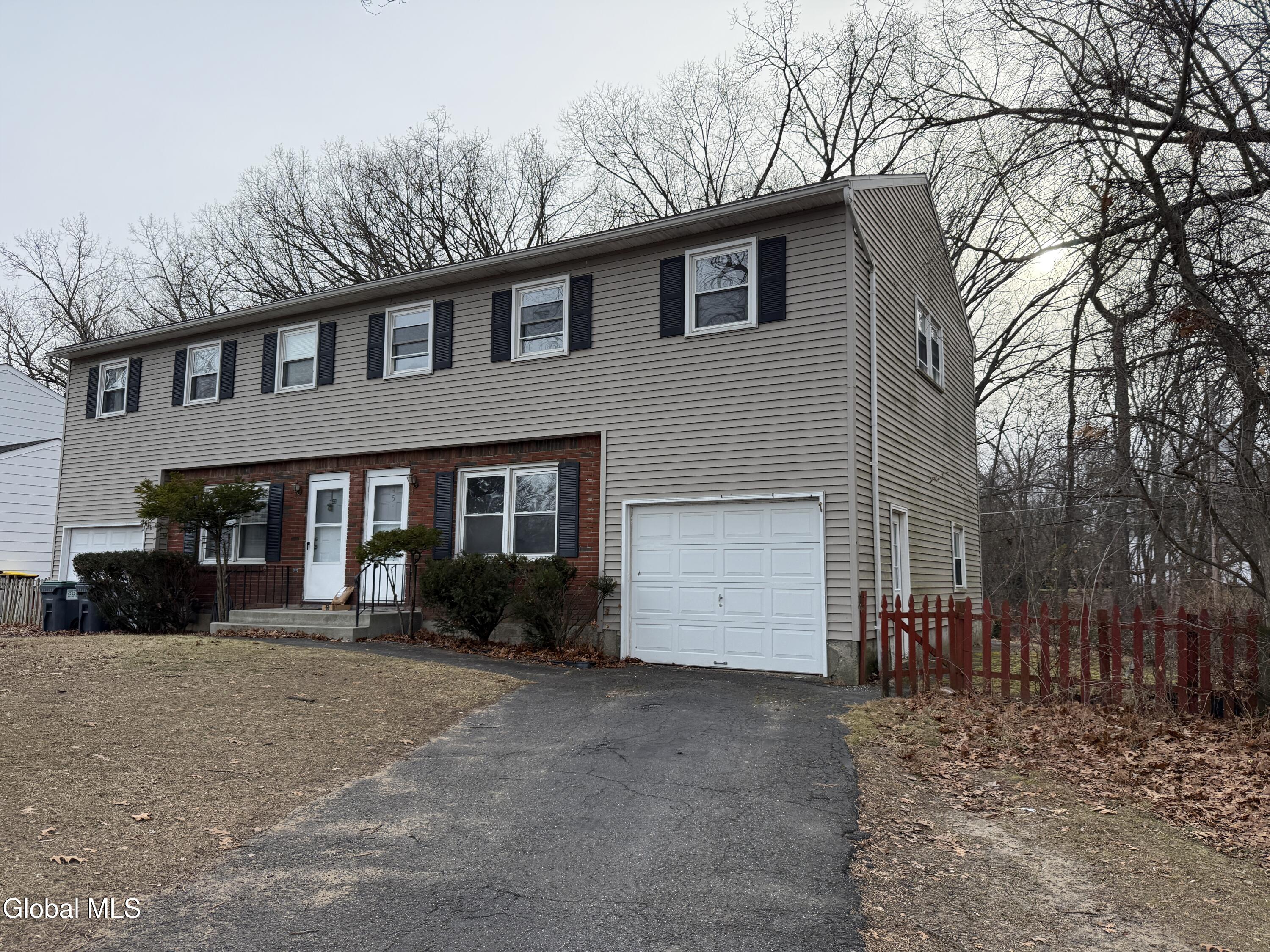 5 Dowling Road, Unit A Colonie, NY 12205 - Photo 2 of 19 IMG_9099