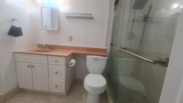 a view of a yard in front of house