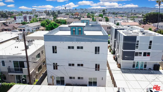 $4,330 | 4547 Saturn Street, Los Angeles, CA 90019