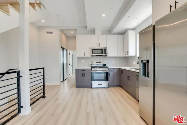 $4,330 | 4547 Saturn Street, Los Angeles, CA 90019