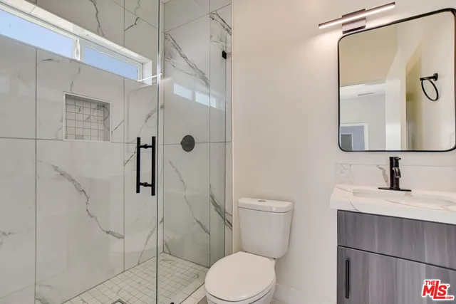 $4,330 | 4547 Saturn Street, Los Angeles, CA 90019