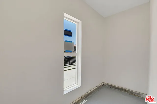 $4,330 | 4547 Saturn Street, Los Angeles, CA 90019