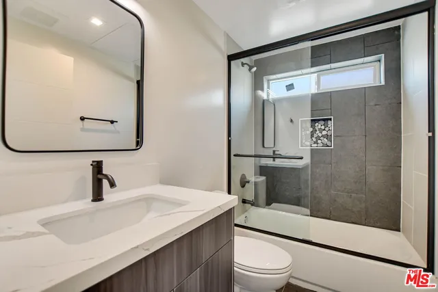 $4,330 | 4547 Saturn Street, Los Angeles, CA 90019