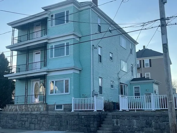 $2,150 | 1553 Rodman Street, Unit 3, Fall River, MA 02721