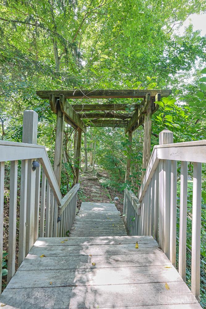 7434 Drake Road Cincinnati, OH 45243 - Photo 43 of 50 Gallery Image 43