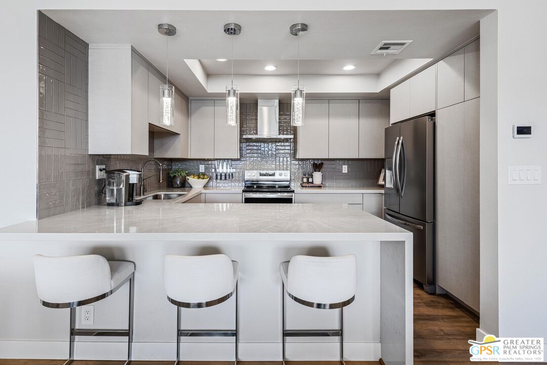 910 Island Drive, Unit 401 Rancho Mirage, CA 92270 - Photo 16 of 40