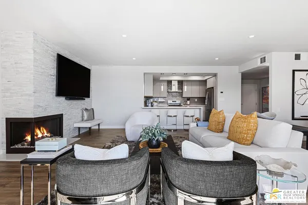 $699,000 | 910 Island Drive, Unit 401, Rancho Mirage, CA 92270