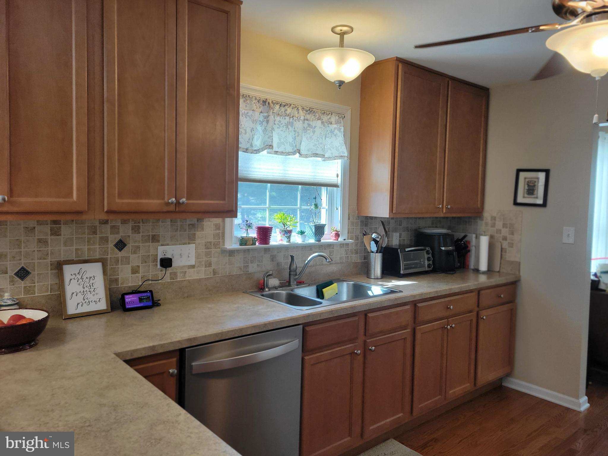 19 Cherry Hill Road Magnolia, DE 19962 - Photo 14 of 48 Sprawling counter space!