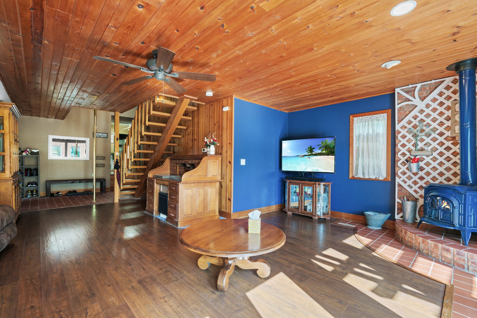 206 Washington Street Oswego, IL 60543 - Photo 11 of 45 a view of a livingroom with furniture and wooden floor