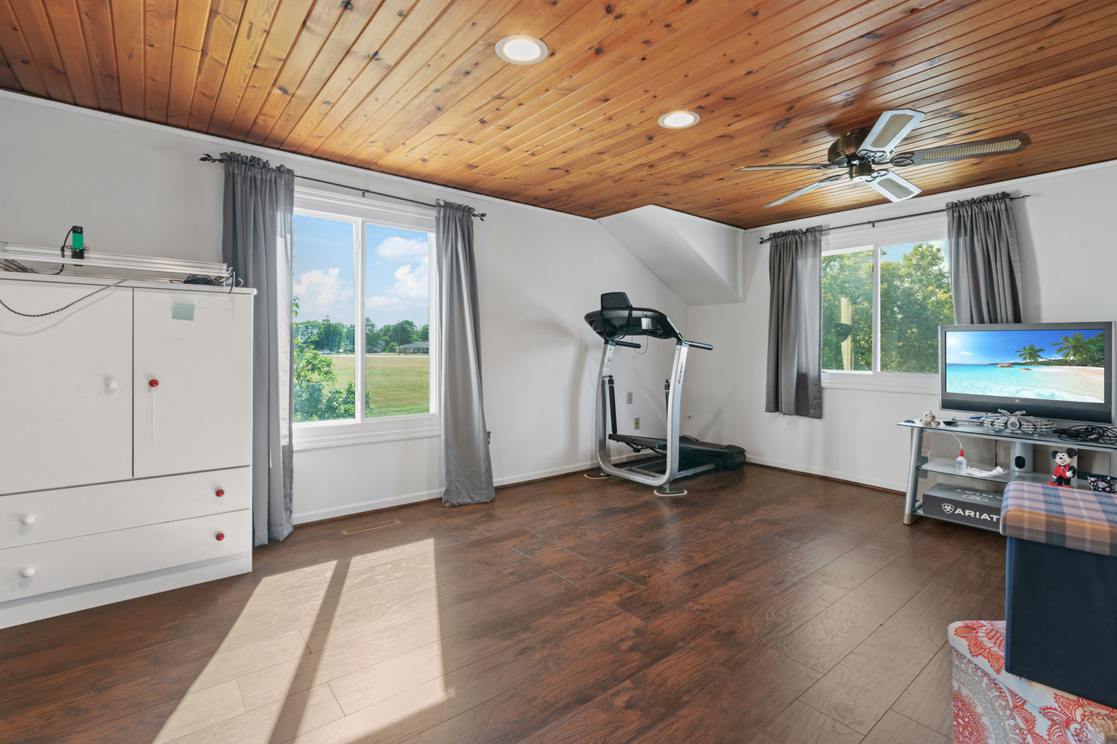 206 Washington Street Oswego, IL 60543 - Photo 23 of 45 a view of a room with furniture and wooden floor