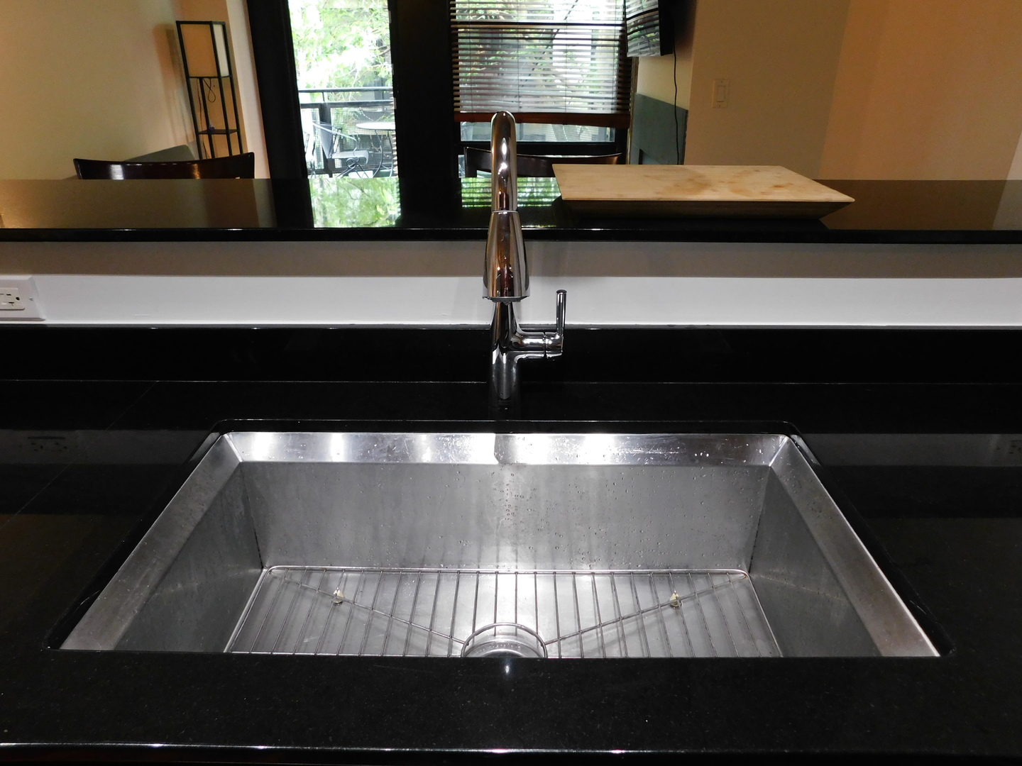 1069 West 14th Place, Unit 204 Chicago, IL 60608 - Photo 8 of 18 a view of entryway