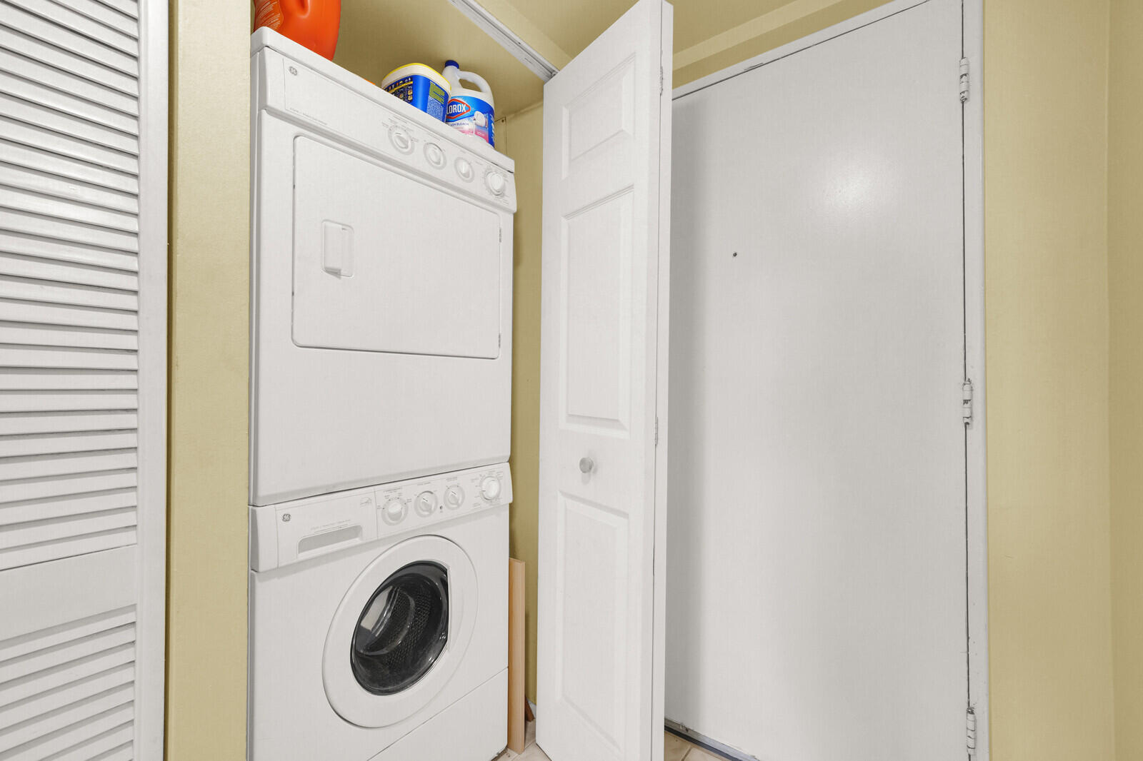 6461 Northwest 2nd Avenue, Unit 509 Boca Raton, FL 33487 - Photo 20 of 26 Laundry