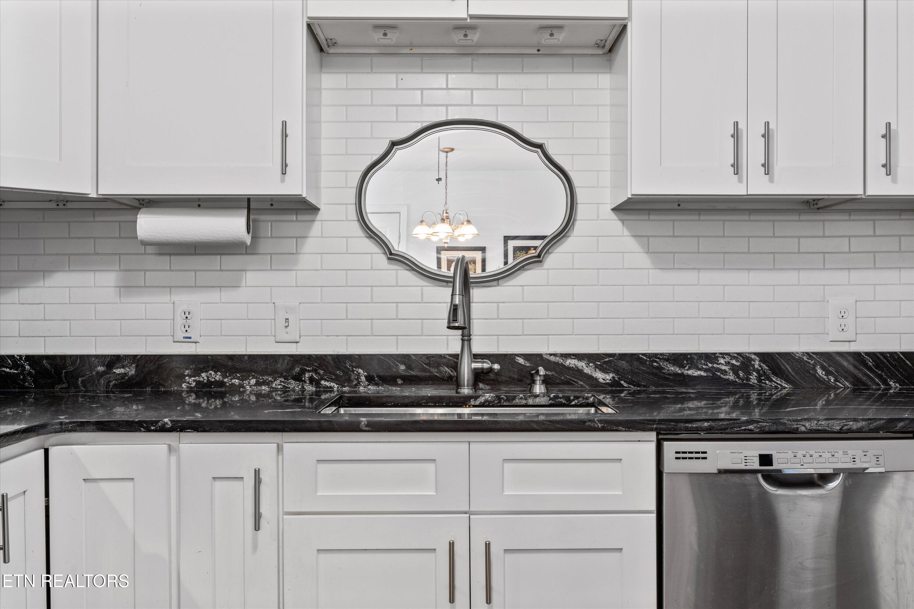 5614 Wassman Road Knoxville, TN 37912 - Photo 15 of 36 19-5614 Wassman Rd 17