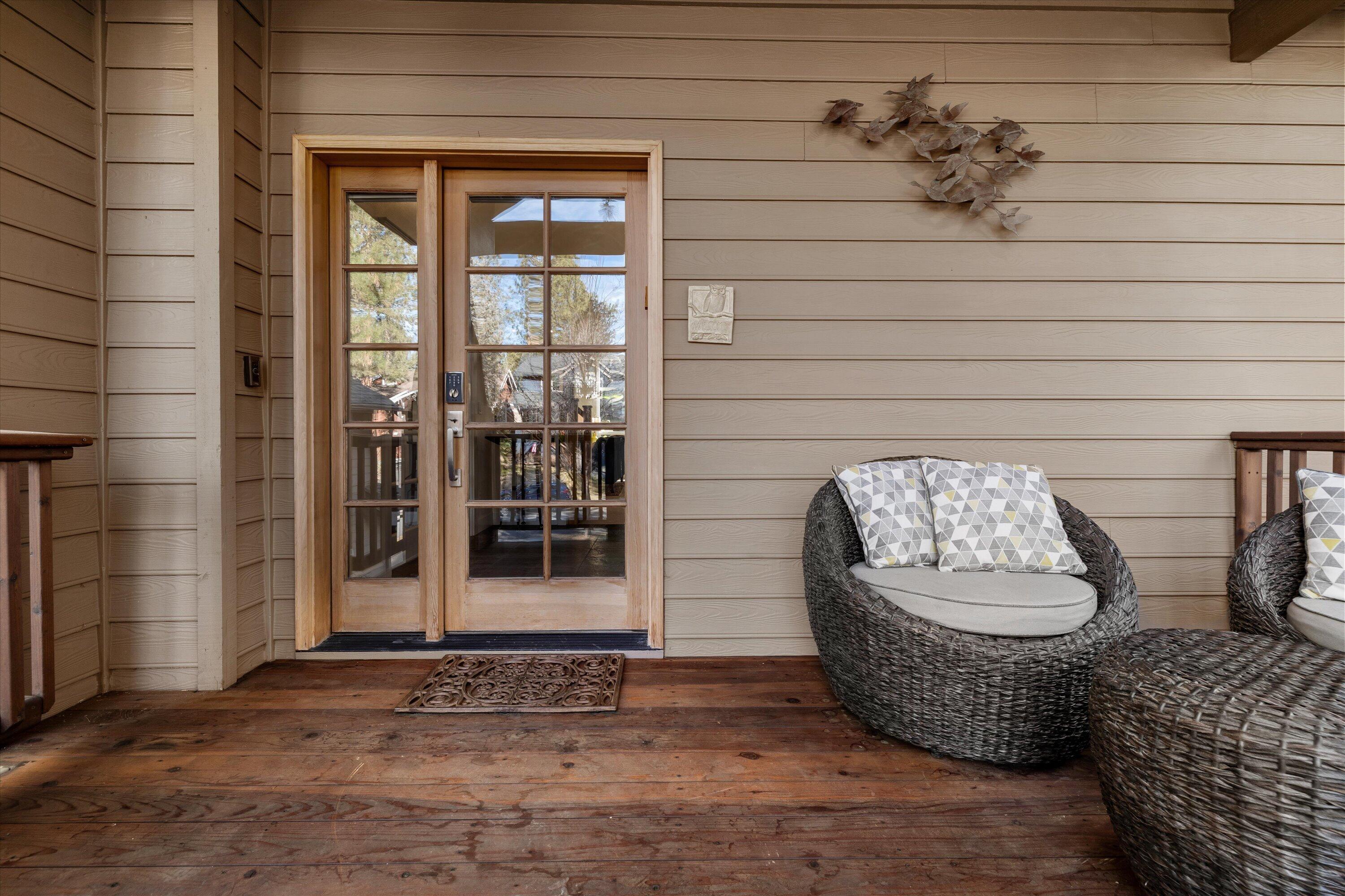 1066 Northwest Stannium Road Bend, OR 97703 - Photo 4 of 46 04-20260205 JILL ROSELL-4