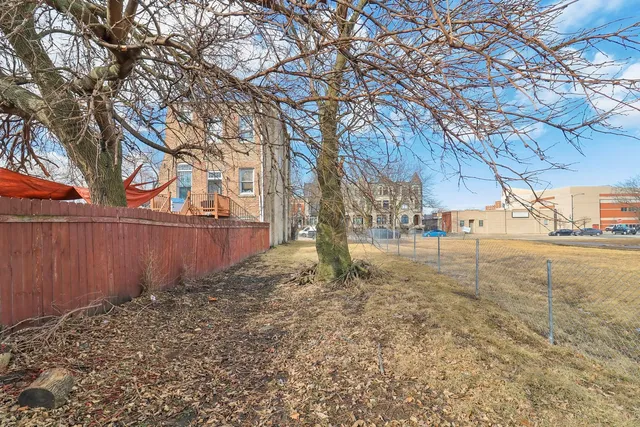 $64,900 | 3913 South Prairie Avenue, Chicago, IL 60653