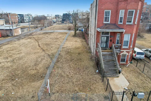 $64,900 | 3913 South Prairie Avenue, Chicago, IL 60653