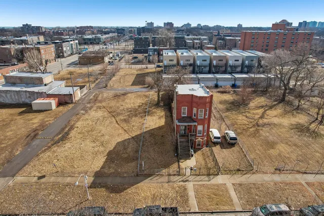 $64,900 | 3913 South Prairie Avenue, Chicago, IL 60653