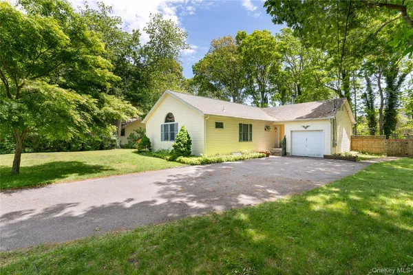 $885,000 | 47 Suffolk Road, Hampton Bays, NY 11946