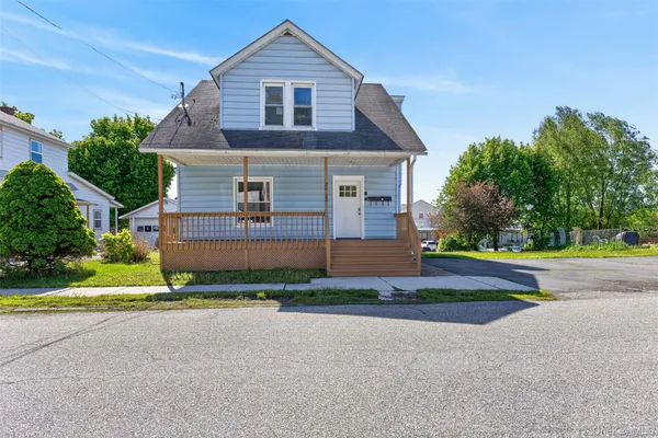 $2,000 | 20 Delaware Street, Unit A, Port Jervis, NY 12771