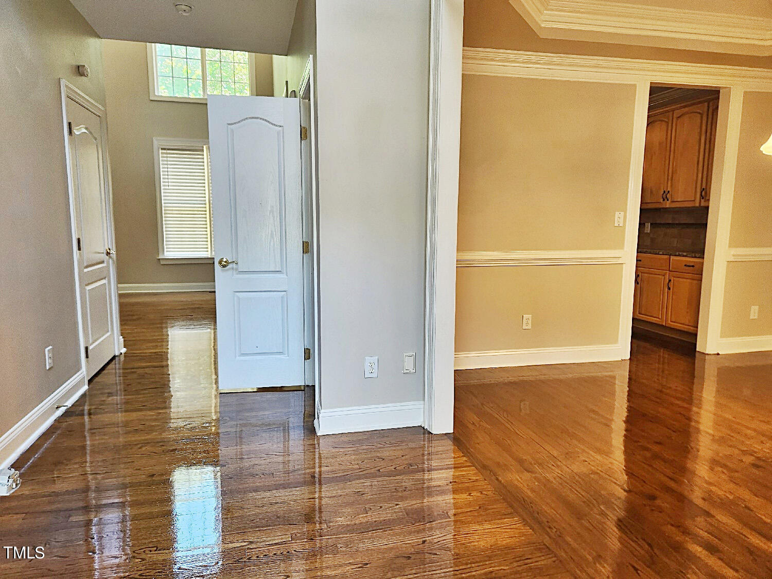 4418 Samantha Drive Raleigh, NC 27613 - Photo 4 of 46 entry b