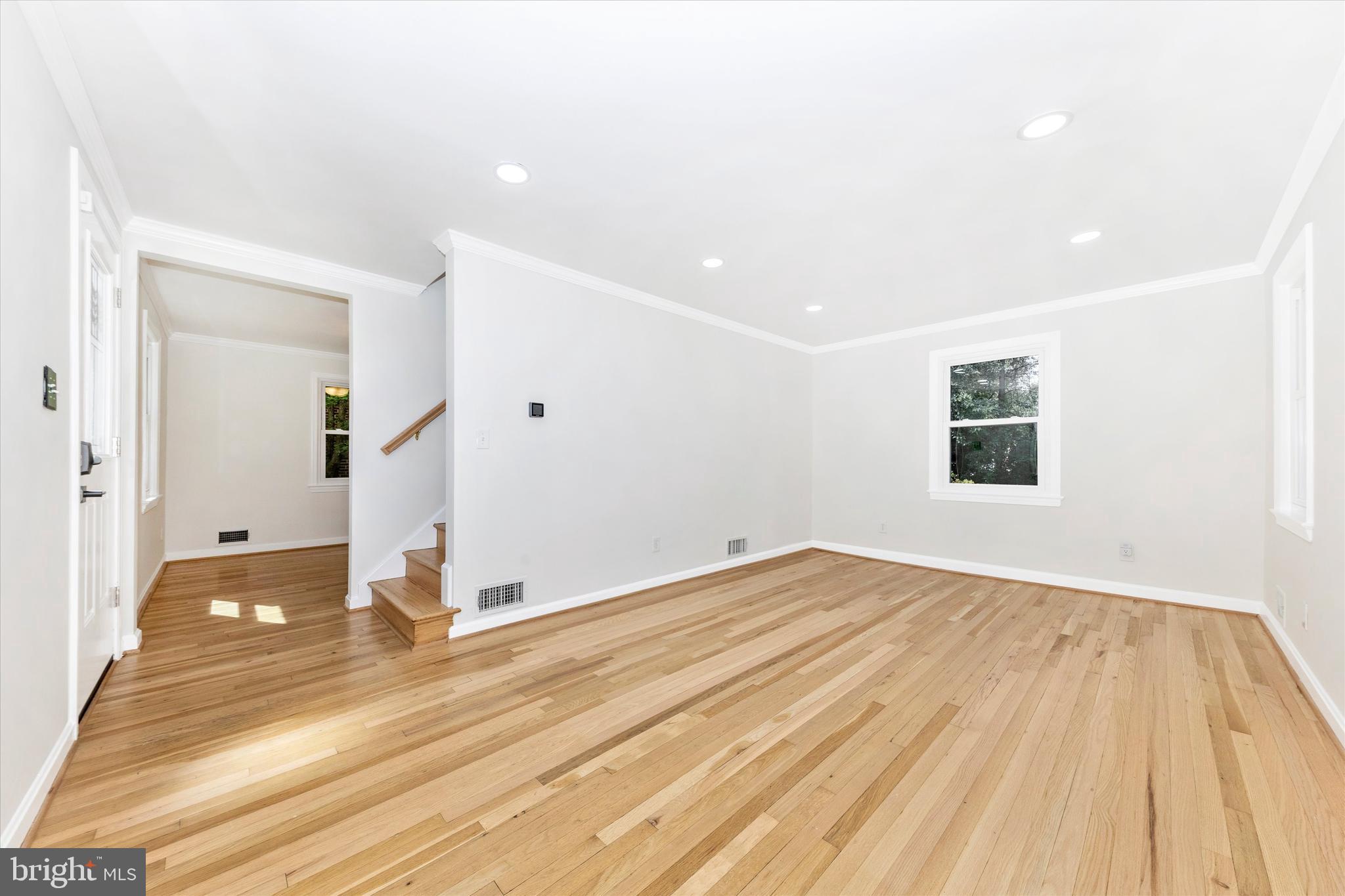 2714 Arvin Street Silver Spring, MD 20902 - Photo 5 of 54 Living Room