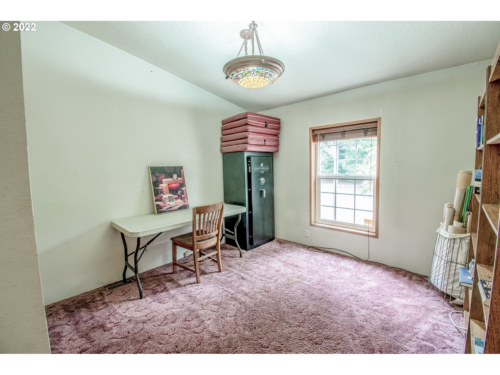 38435 Row River Road Dorena, OR 97434 - Photo 17 of 32 a workspace with furniture and window