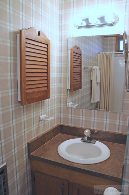 2962 Powder Horn Mountain Road Deep Gap, NC 28618 - Photo 11 of 12 Gallery Image 11