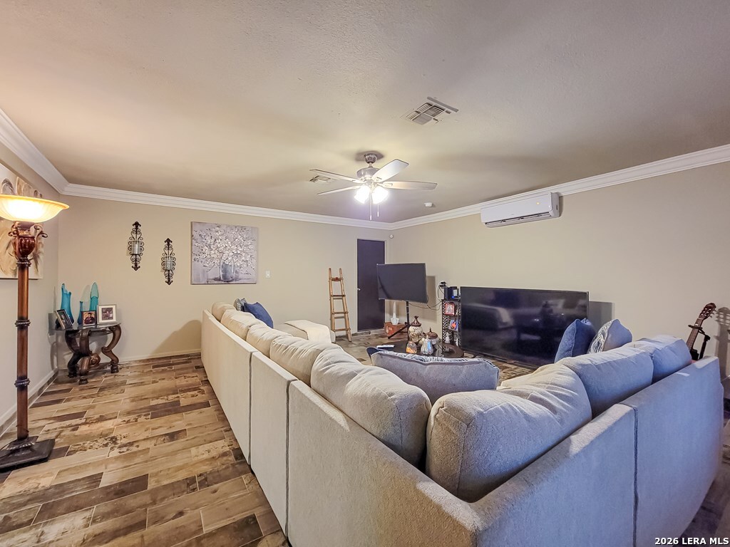 2139 Ricks Drive Eagle Pass, TX 78852 - Photo 5 of 36
