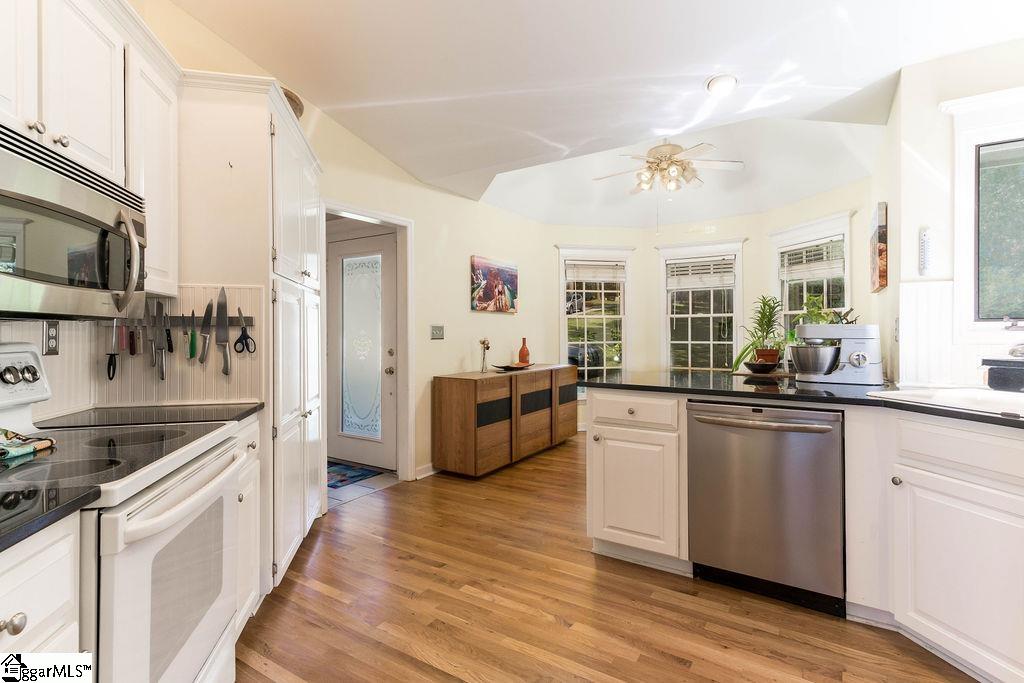 206 Ferry Cove Road Greenwood, SC 29649 - Photo 7 of 33 Gallery Image 7