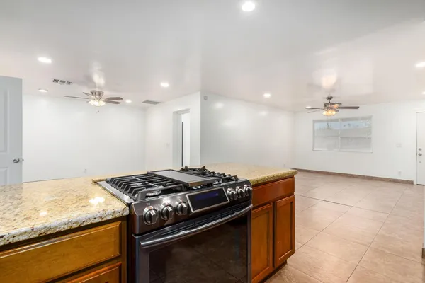 $4,650 | 1100 West 12th Street, Tempe, AZ 85281