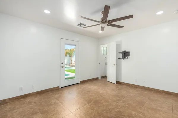 $4,650 | 1100 West 12th Street, Tempe, AZ 85281