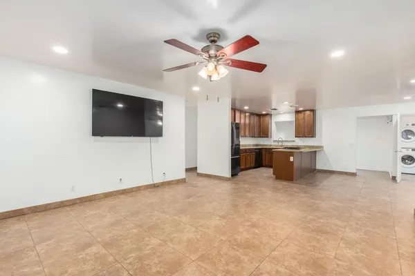 $4,650 | 1100 West 12th Street, Tempe, AZ 85281