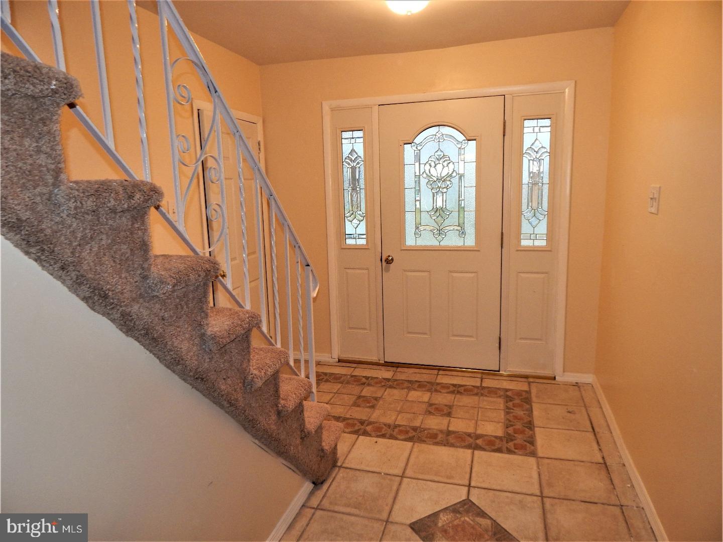 535 Drexel Road Fairless Hills, PA 19030 - Photo 2 of 22 Foyer