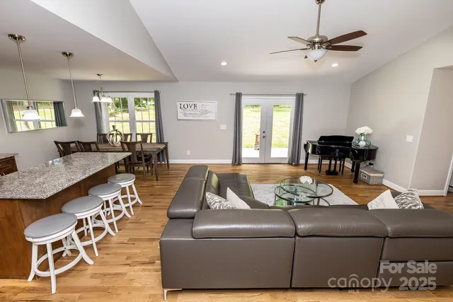 $335,000 | 1005 8th Avenue Southwest, Conover, NC 28613