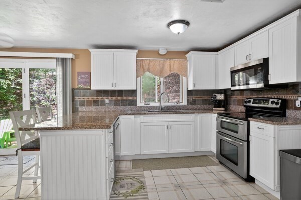 16 Beaverbrook Road Norfolk, MA 02056 - Photo 8 of 26