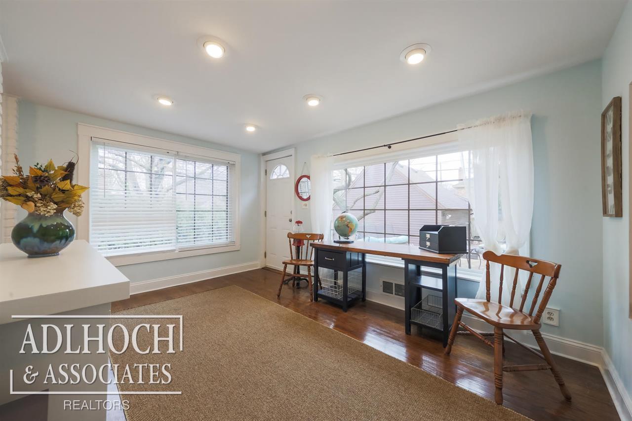 244 Fisher Road Grosse Pointe, MI 48230 - Photo 13 of 32
