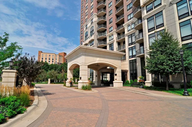 $1,995 | 500 East Grant Street, Unit 2405, Minneapolis, MN 55404