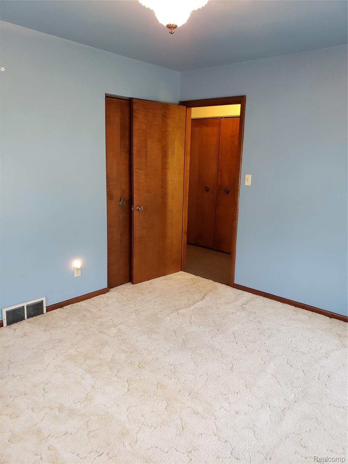 1919 Sandy Creek Road Monroe, MI 48162 - Photo 10 of 22 20190913_132301.jpg