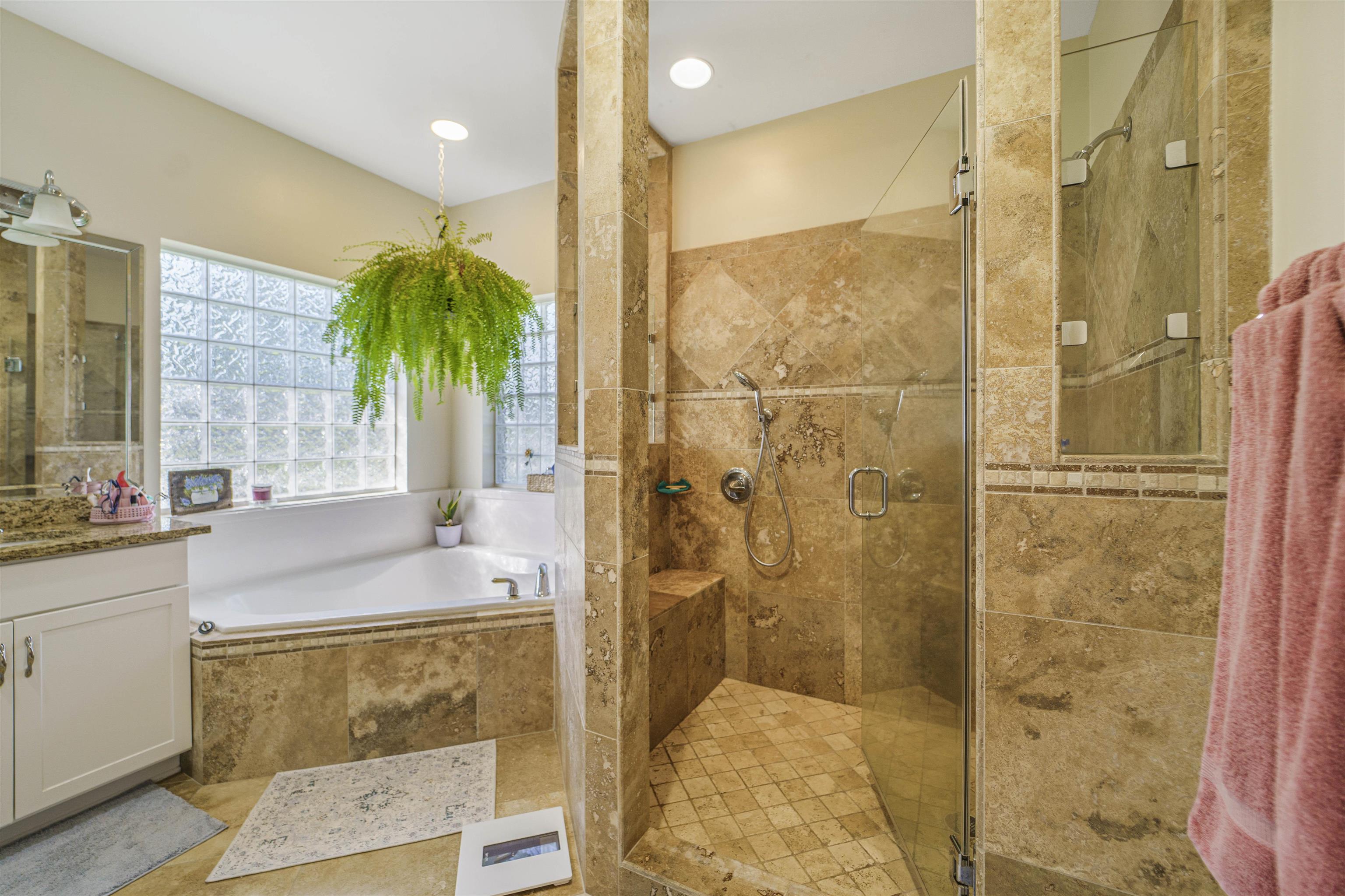 9505 Lakeview Drive Foley, AL 36535 - Photo 19 of 38 Bathroom